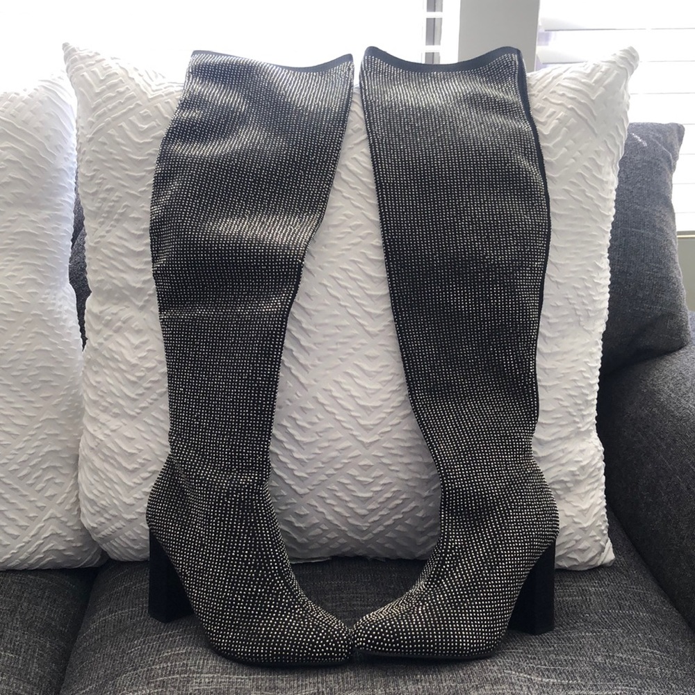 Pewter Bling
New with box
Style Type:Thigh-High Boots
Size:6 Medium (B,M)